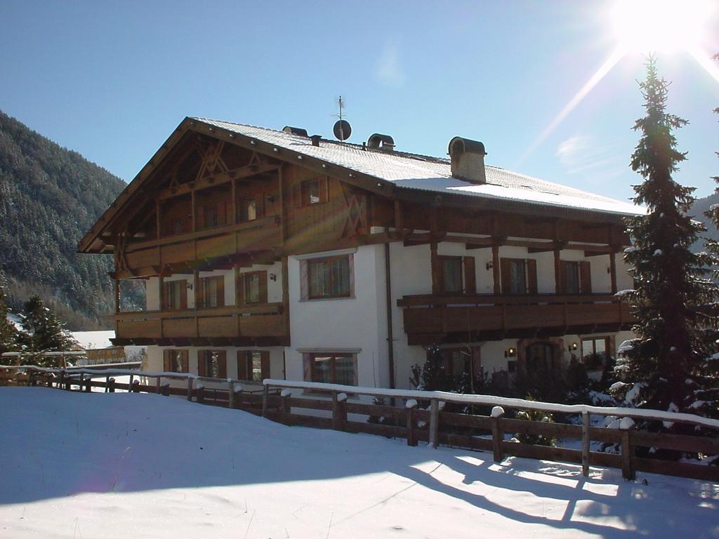 Residence Gruenwald Valles Kültér fotó